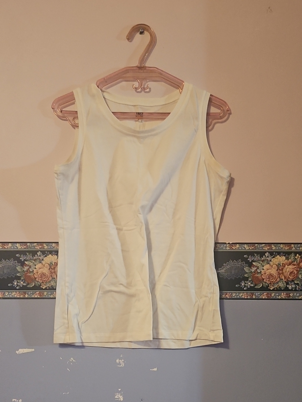 Women's Cream Sleeveless Round-Neck Tank Top